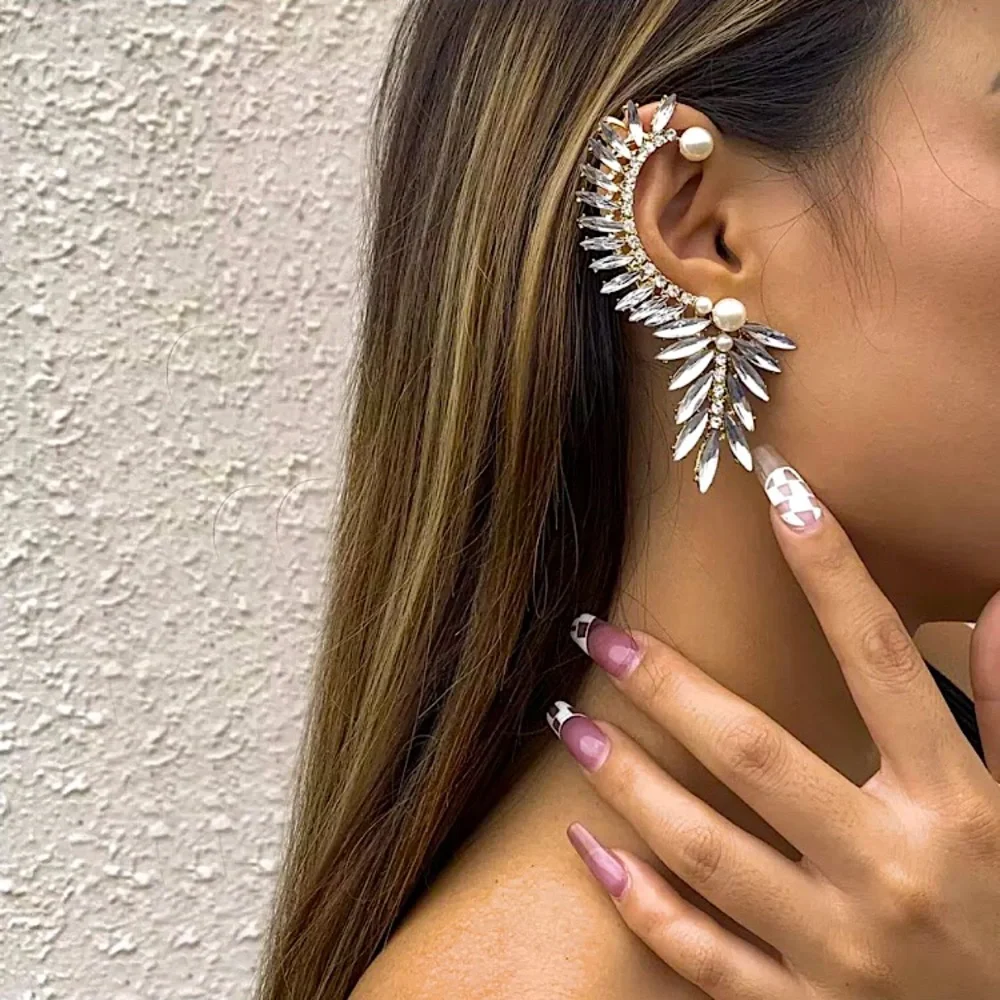 ⚜️𝟯𝟬%𝗢𝗙𝗙 𝗯𝘂𝗻𝗱𝗹𝗲𝘀 𝟯+⚜️ NEW Rhinestone Pearl Crawler Earring - Picture 5 of 8